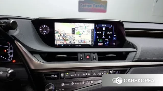 Lexus ES300h 7th generation 2018 Серебряный из Кореи, фото 5