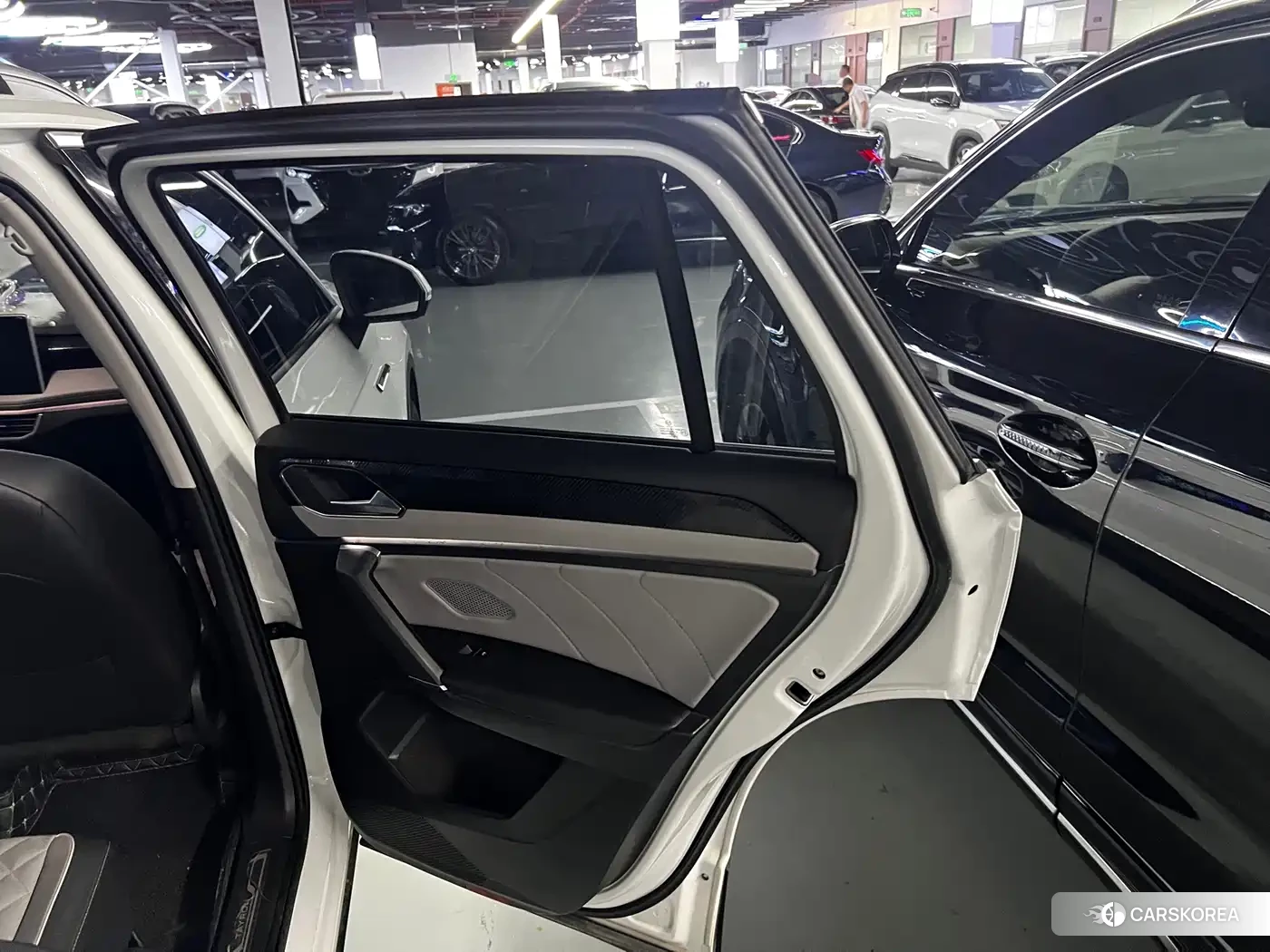 Volkswagen Tayron 2022 Белый из Китая, фото 5