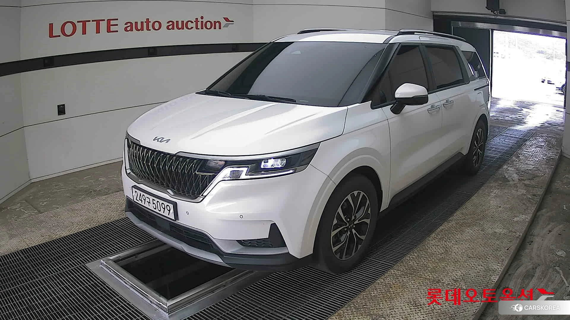 Kia Carnival 2023 Белый из Кореи, фото 5