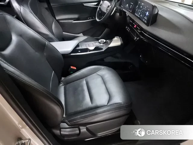 Kia EV6 2022 Жемчужный цвет из Кореи, фото 5