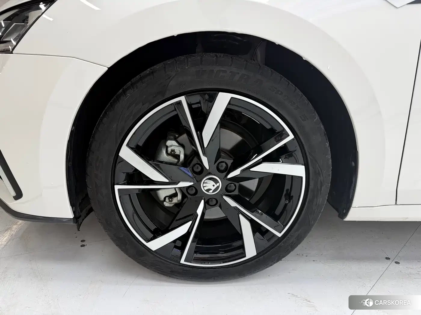 Skoda Octavia 2022 Белый из Китая, фото 5