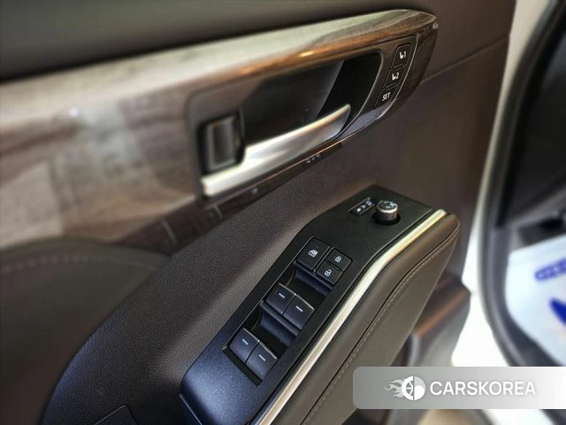 Toyota Highlander 4th Generation 2025 Белый из Кореи, фото 5