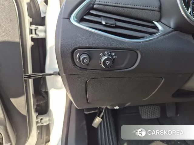 Chevrolet (GM Daewoo) The New Malibu 2019 Белый из Кореи, фото 5