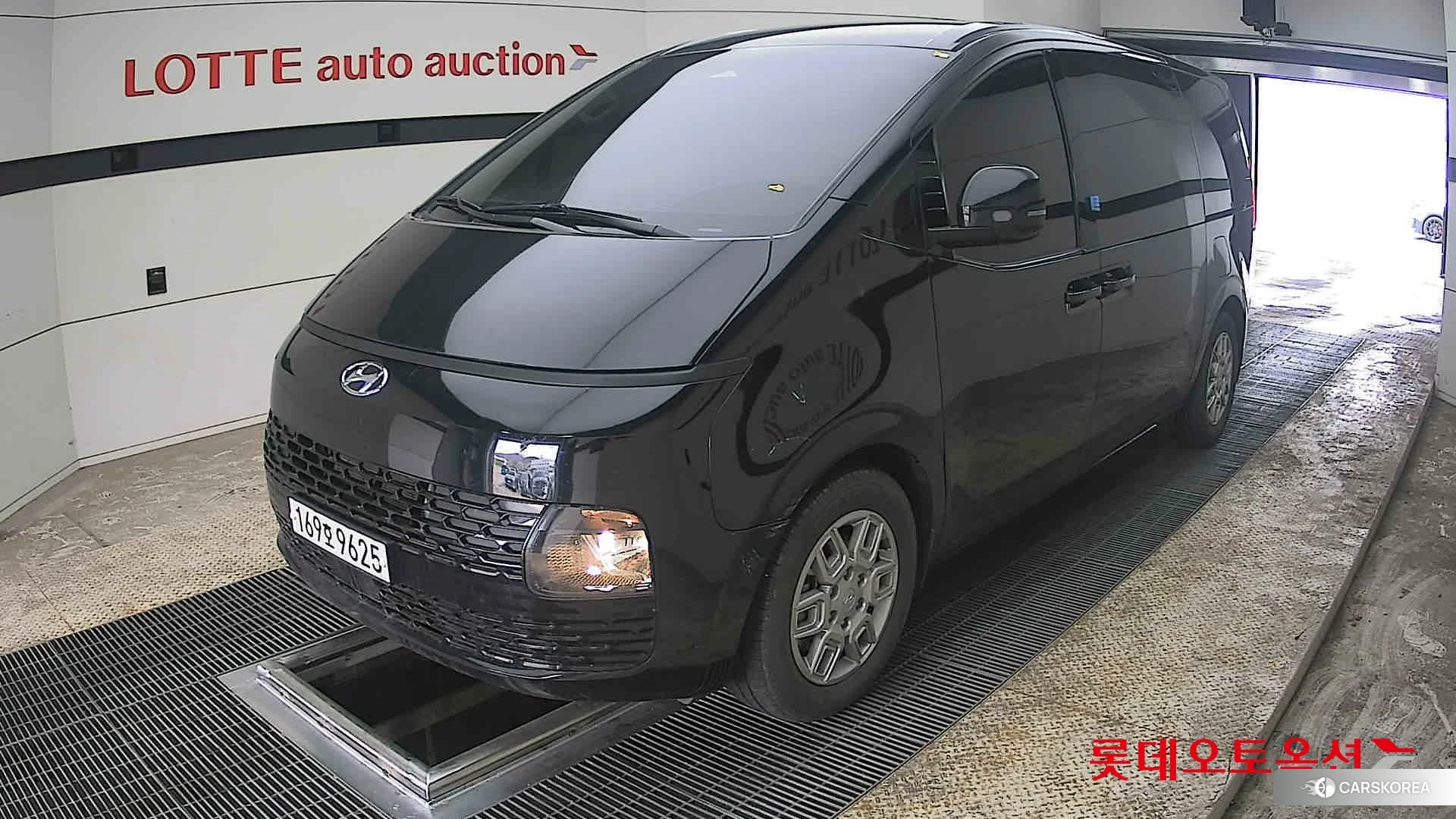 Hyundai Staria 2023 Abyss Black Pearl из Кореи, фото 5