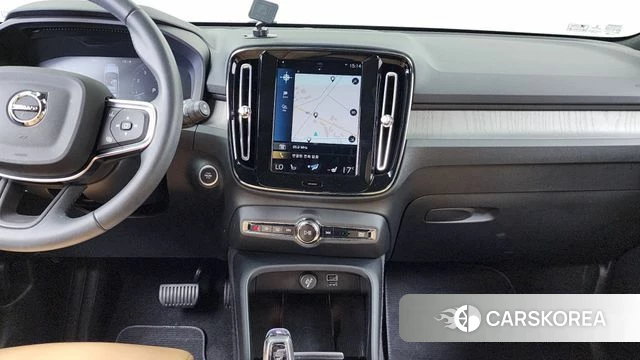 Volvo XC40 2021 Белый из Кореи, фото 5