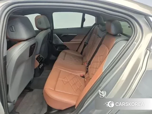 BMW 5 Series (G60) 2024 Серебряный из Кореи, фото 5