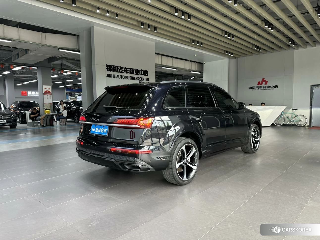 Audi Q7 2020 Черный из Китая, фото 5