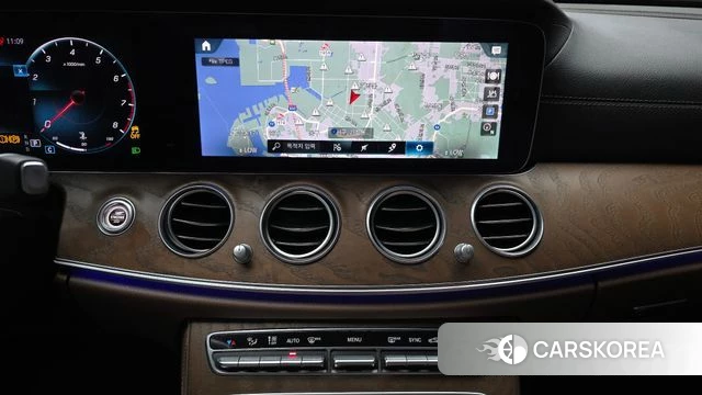 Mercedes-Benz E-Class W213 2022 Белый из Кореи, фото 5