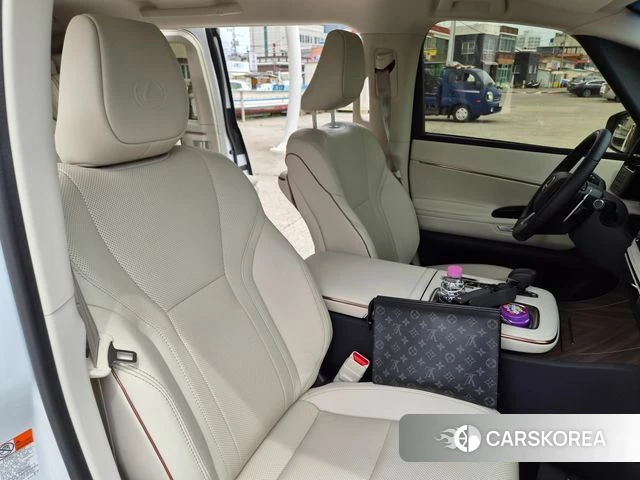 Lexus LM Second Generation 2025 Белый из Кореи, фото 5