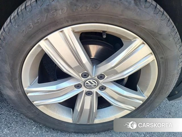 Volkswagen Tiguan second Generation 2020 Серый из Кореи, фото 5