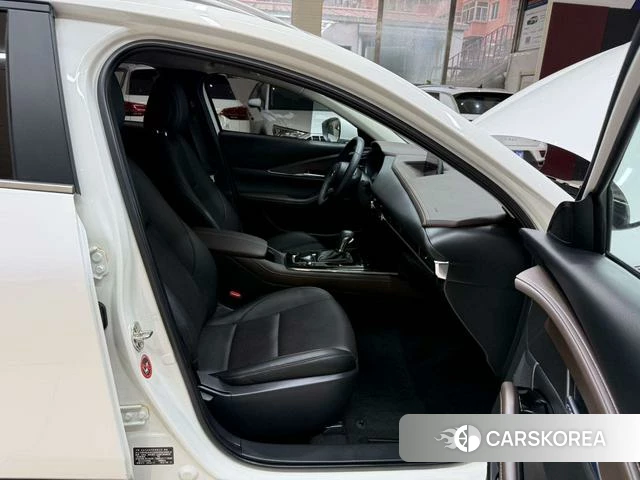 Mazda CX-30 2023 Белый из Китая, фото 5