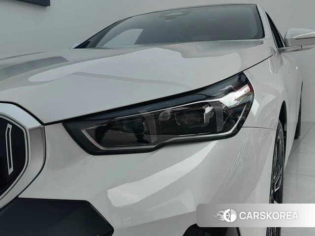 BMW 5 series 2025 Белый из Китая, фото 5