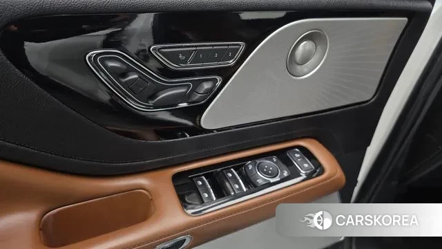 Lincoln Aviator 2nd generation 2021 Белый из Кореи, фото 5