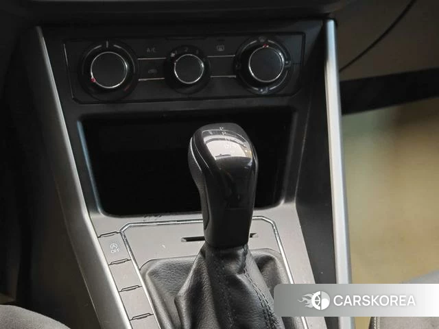 Volkswagen Polo 2023 Белый из Китая, фото 5