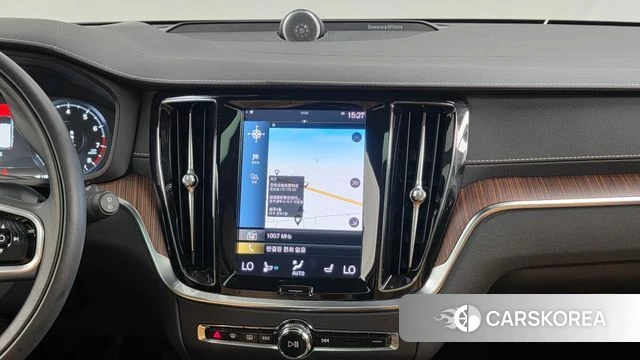 Volvo V60 Cross-Country 2nd Generation 2021 Белый из Кореи, фото 5
