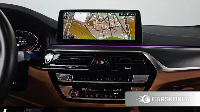 BMW 5 Series (G30) 2022 Белый из Кореи, фото 5