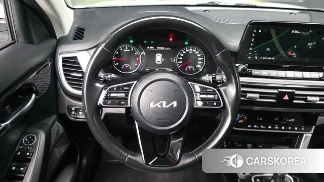 Kia Seltos 2022 Белый из Кореи, фото 5