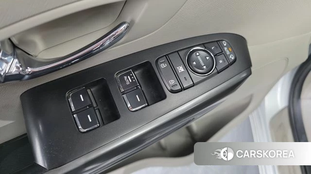 Kia The New Carnival 2018 Серебряный из Кореи, фото 5