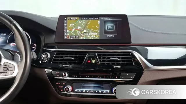 BMW 5 Series (G30) 2018 Синий из Кореи, фото 5