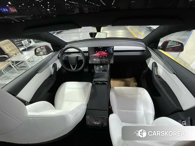 Tesla Model Y 2026 Красный из Китая, фото 5