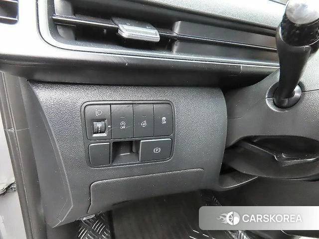Hyundai Staria 2024 Серебристо-серый из Кореи, фото 5