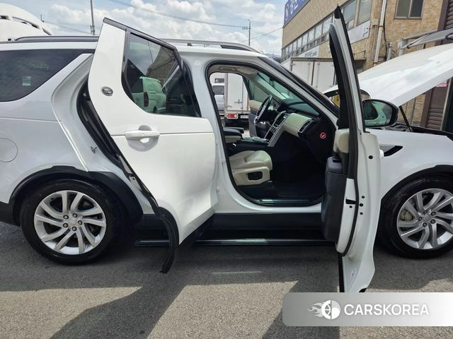 Land Rover Discovery 5 2020 Жемчужный цвет из Кореи, фото 5