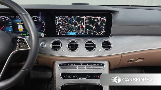 Mercedes-Benz E-Class W213 2022 Песочный из Кореи, фото 5