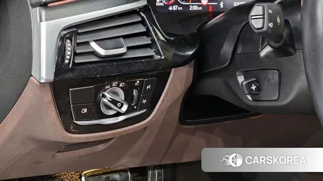 BMW 5 Series (G30) 2023 Белый из Кореи, фото 5