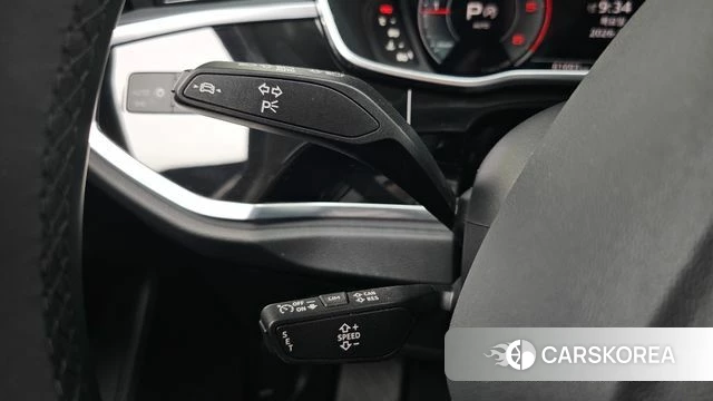 Audi Q3 (F3) 2022 Белый из Кореи, фото 5