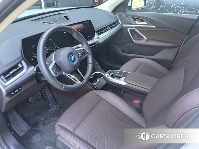 BMW iX1 2025 Белый из Китая, фото 5