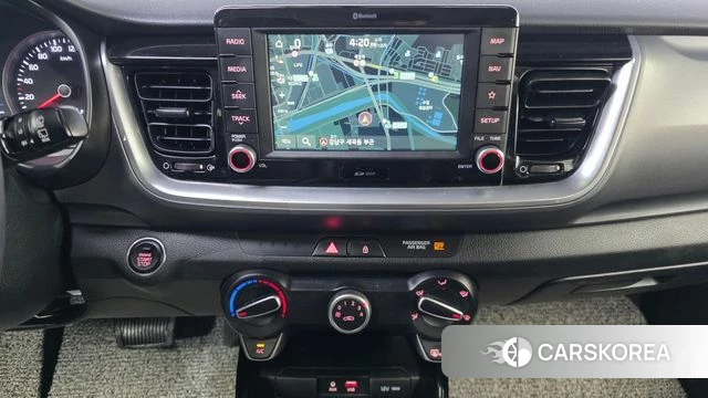 Kia Stonic 2018 Белый из Кореи, фото 5