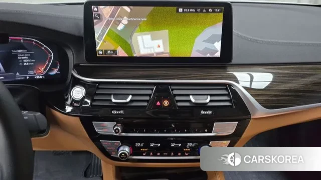 BMW 5 Series (G30) 2022 Белый из Кореи, фото 5