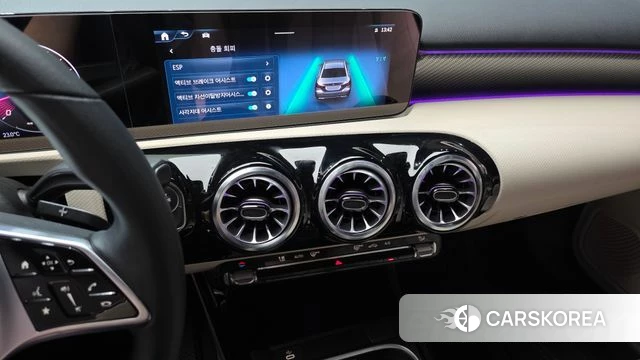Mercedes-Benz A-Class W177 2024 Белый из Кореи, фото 5