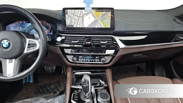 BMW 5 Series (G30) 2022 Белый из Кореи, фото 5