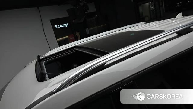 Ford Explorer 6th Generation 2022 Белый из Кореи, фото 5