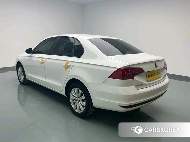 Volkswagen Bora 2023 Белый из Китая, фото 5