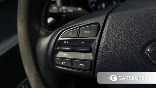 Hyundai Venue 2022 Белый из Кореи, фото 5
