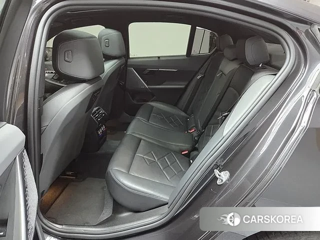 BMW 5 Series (G60) 2023 Серый из Кореи, фото 5