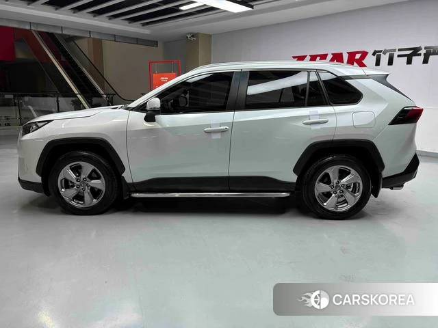 Toyota RAV4 Rongfang 2023 Белый из Китая, фото 5