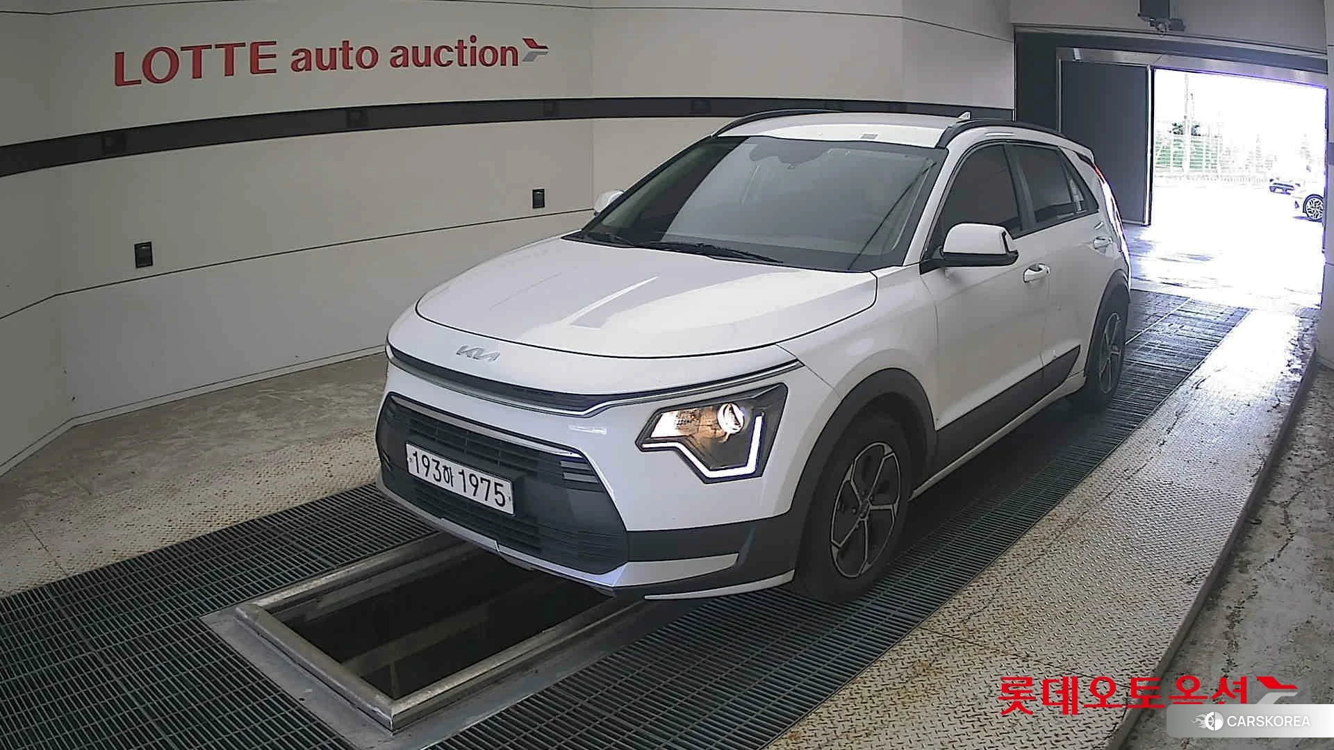 Kia Niro Hybrid 2022 Snow White Pearl (optional) из Кореи, фото 5