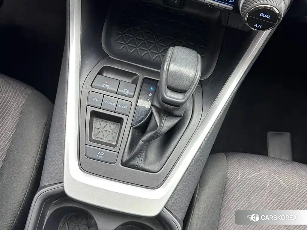 Toyota RAV4 2023 Белый из Китая, фото 5