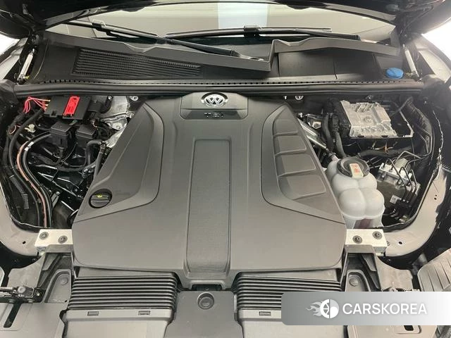 Volkswagen Touareg 2021 Черный из Китая, фото 5
