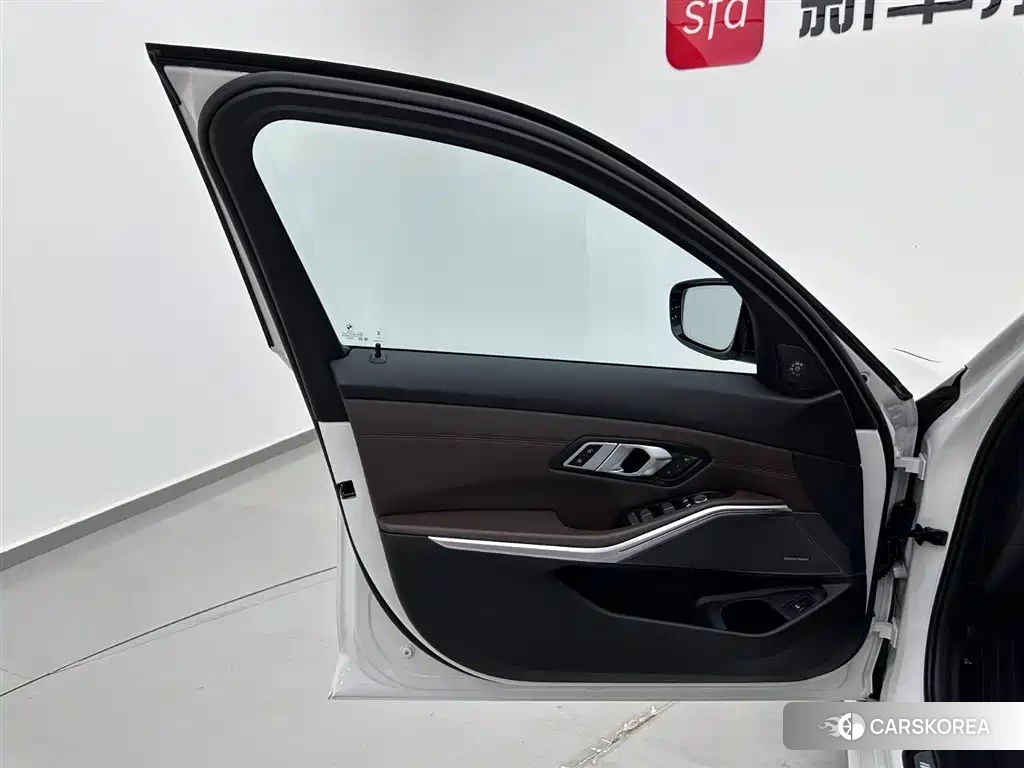 BMW 3 series 2023 Белый из Китая, фото 5