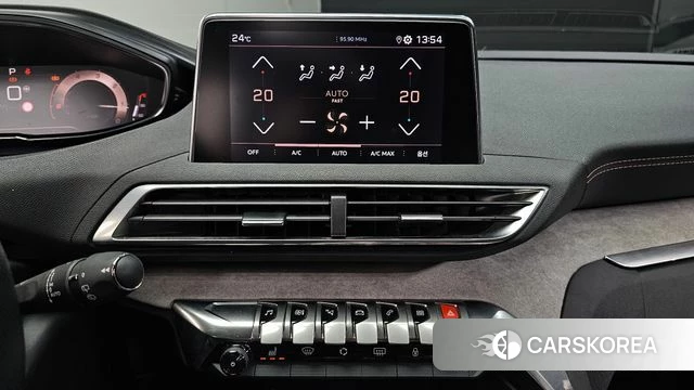 Peugeot 3008 second generation 2021 Белый из Кореи, фото 5