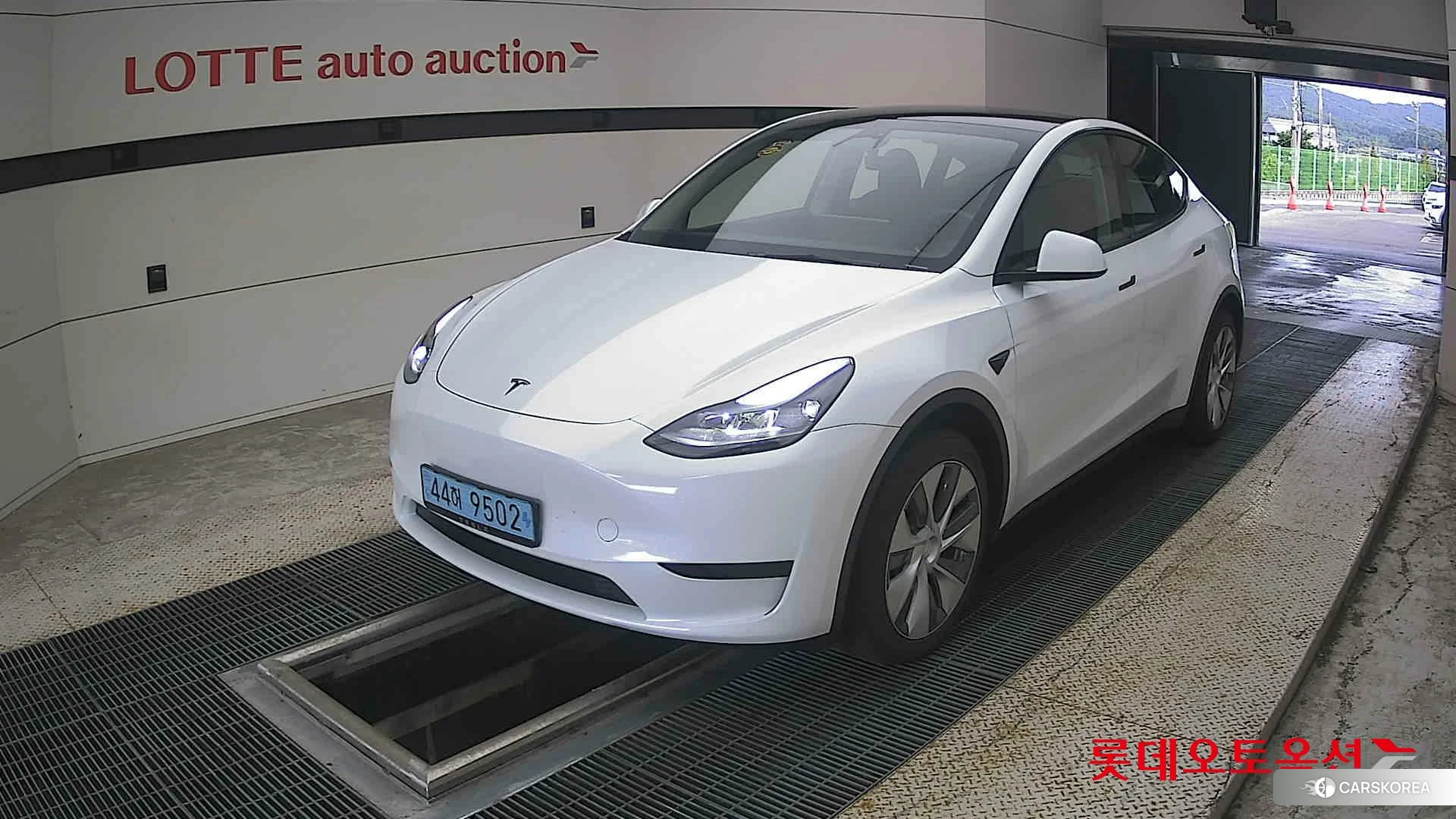 Tesla Model Y RWD 2024 Белый из Кореи, фото 5