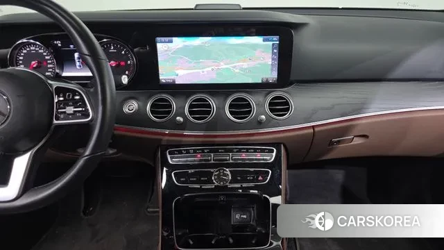 Mercedes-Benz E-Class W213 2020 Белый из Кореи, фото 5