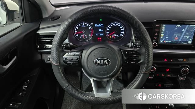 Kia Stonic 2018 Белый из Кореи, фото 5