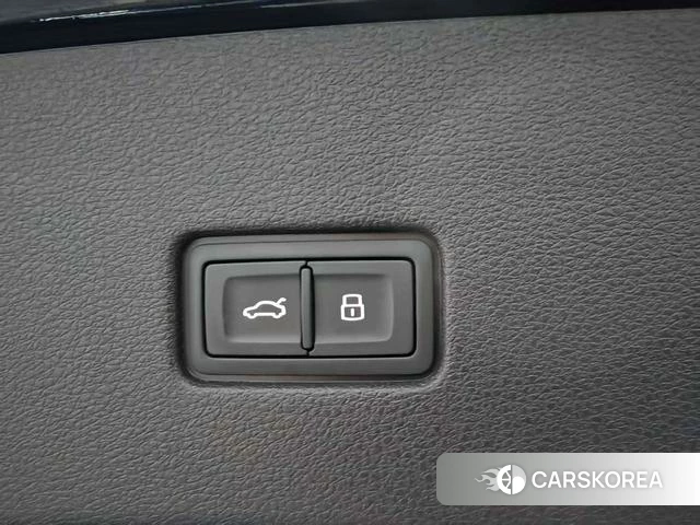 Audi Q8 2021 Черный из Китая, фото 5