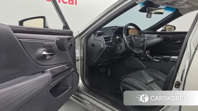 Lexus ES300h 7th generation 2021 Песочный из Кореи, фото 5