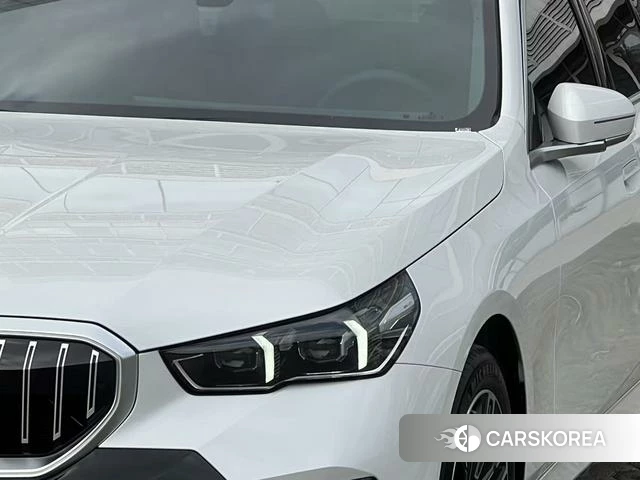 BMW 5 series 2026 Белый из Китая, фото 5